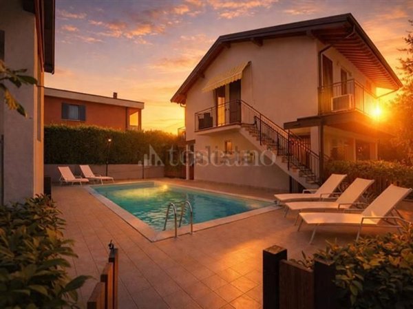 appartamento in vendita a Sirmione in zona Lugana