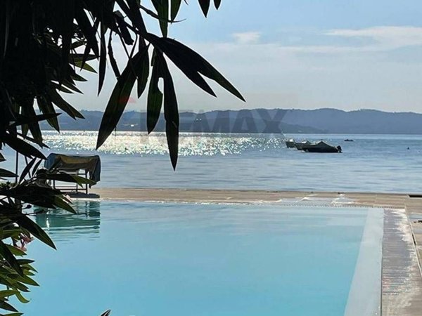 appartamento in vendita a Sirmione in zona Colombare