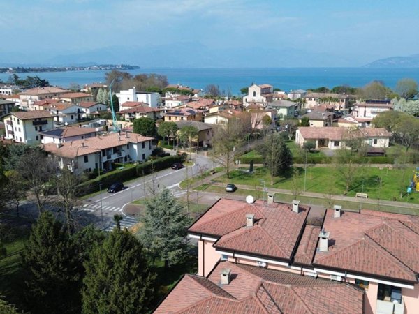 appartamento in vendita a Sirmione in zona Lugana