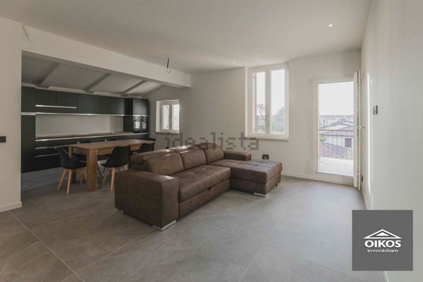 appartamento in vendita a Sirmione in zona Colombare