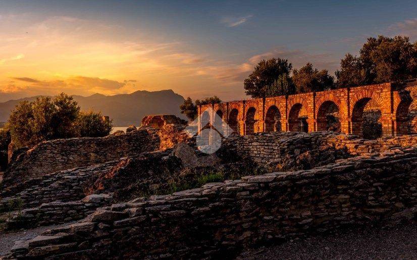 appartamento in vendita a Sirmione in zona Colombare