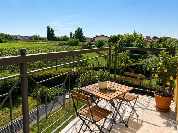 appartamento in vendita a Sirmione in zona Lugana