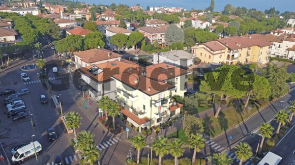 appartamento in vendita a Sirmione in zona Colombare