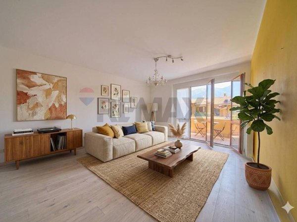 appartamento in vendita a Sirmione in zona Colombare