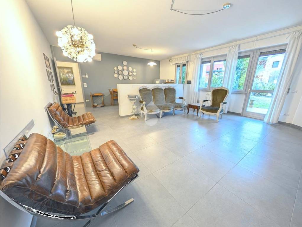 appartamento in vendita a Sirmione in zona Lugana