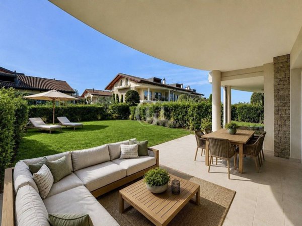 appartamento in vendita a Sirmione in zona Colombare