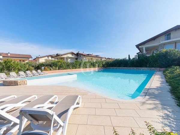 appartamento in vendita a Sirmione in zona Colombare