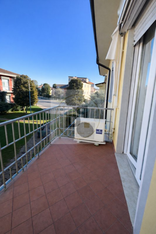 appartamento in vendita a Sirmione in zona Lugana