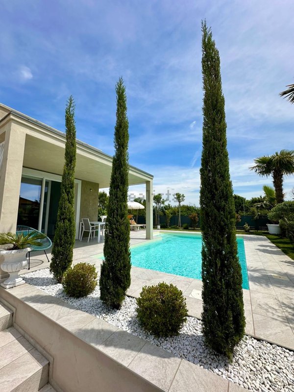 casa indipendente in vendita a Sirmione in zona Lugana