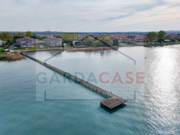 appartamento in vendita a Sirmione in zona Lugana