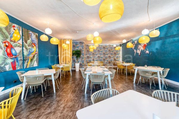 negozio in vendita a Sirmione in zona Colombare