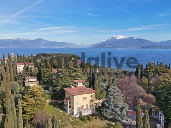 casa indipendente in vendita a Sirmione