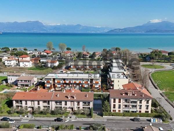 appartamento in vendita a Sirmione in zona Lugana