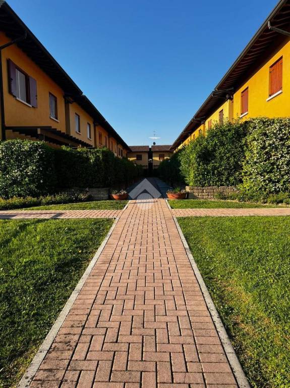 appartamento in vendita a Sirmione in zona Lugana