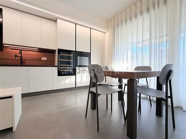 appartamento in vendita a Sirmione in zona Colombare