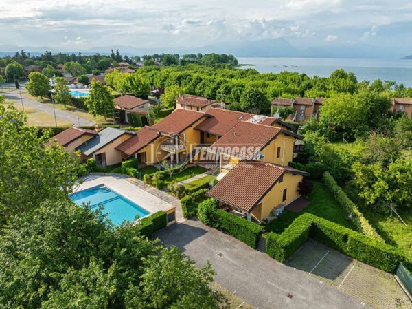 appartamento in vendita a Sirmione in zona Chiodi
