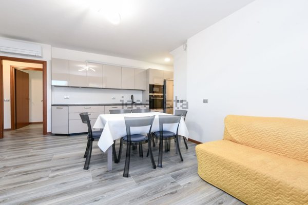 appartamento in vendita a Sirmione in zona Colombare