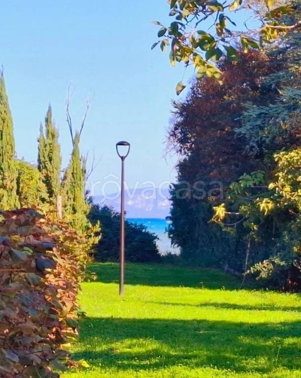appartamento in vendita a Sirmione in zona Lugana