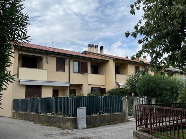 casa indipendente in vendita a Sirmione
