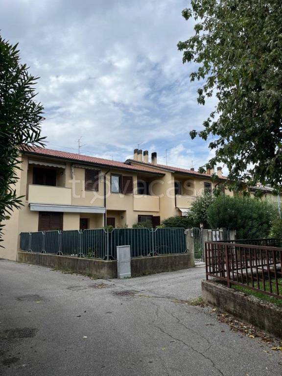casa indipendente in vendita a Sirmione
