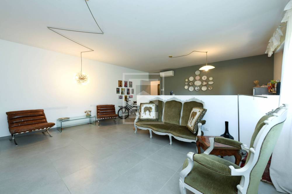 appartamento in vendita a Sirmione in zona Lugana