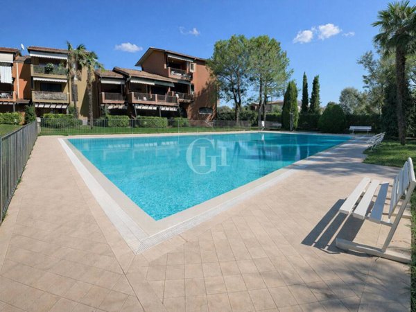 appartamento in vendita a Sirmione in zona Colombare