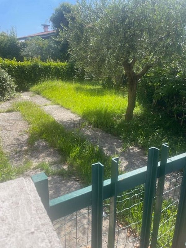 casa indipendente in vendita a Sirmione
