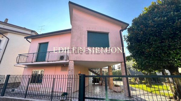 casa indipendente in vendita a Sirmione in zona Lugana