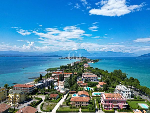 appartamento in vendita a Sirmione
