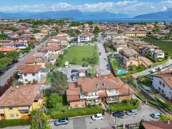 appartamento in vendita a Sirmione in zona Lugana