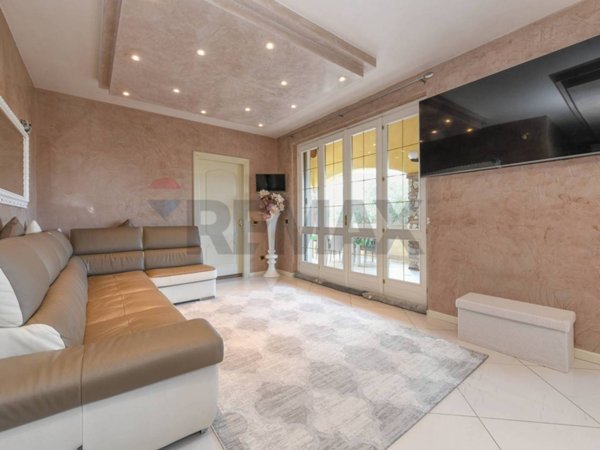 casa indipendente in vendita a Sirmione