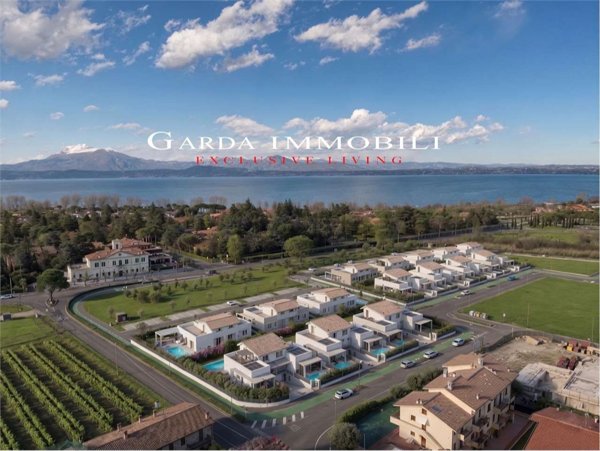 casa indipendente in vendita a Sirmione