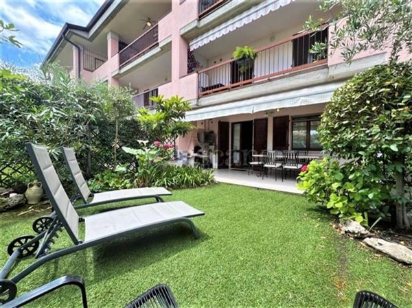 appartamento in vendita a Sirmione in zona Colombare