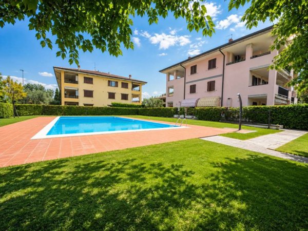 appartamento in vendita a Sirmione in zona Colombare