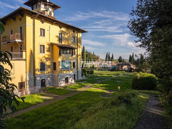 appartamento in vendita a Sirmione