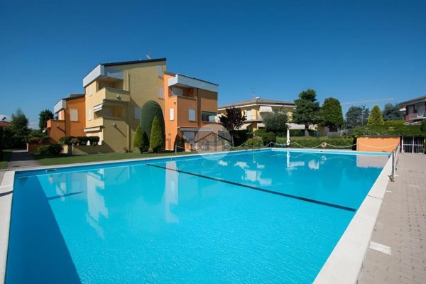 appartamento in vendita a Sirmione in zona Lugana