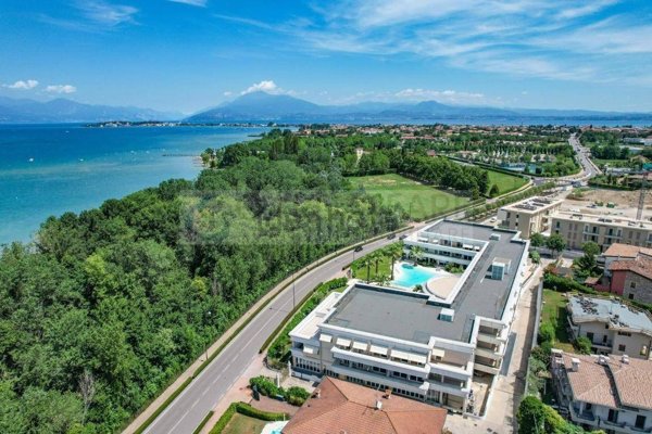 appartamento in vendita a Sirmione