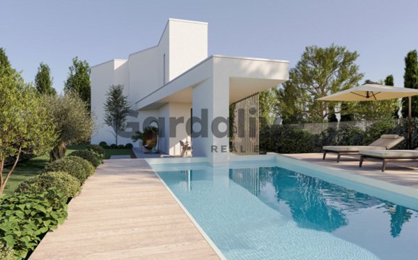 casa indipendente in vendita a Sirmione in zona Colombare