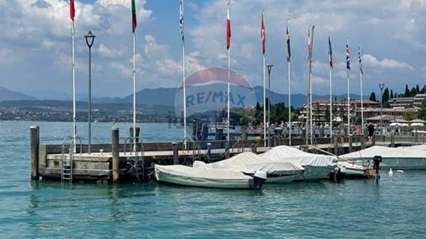 casale in vendita a Sirmione in zona Colombare