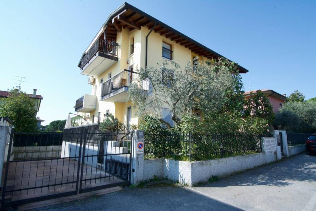 appartamento in vendita a Sirmione in zona Colombare