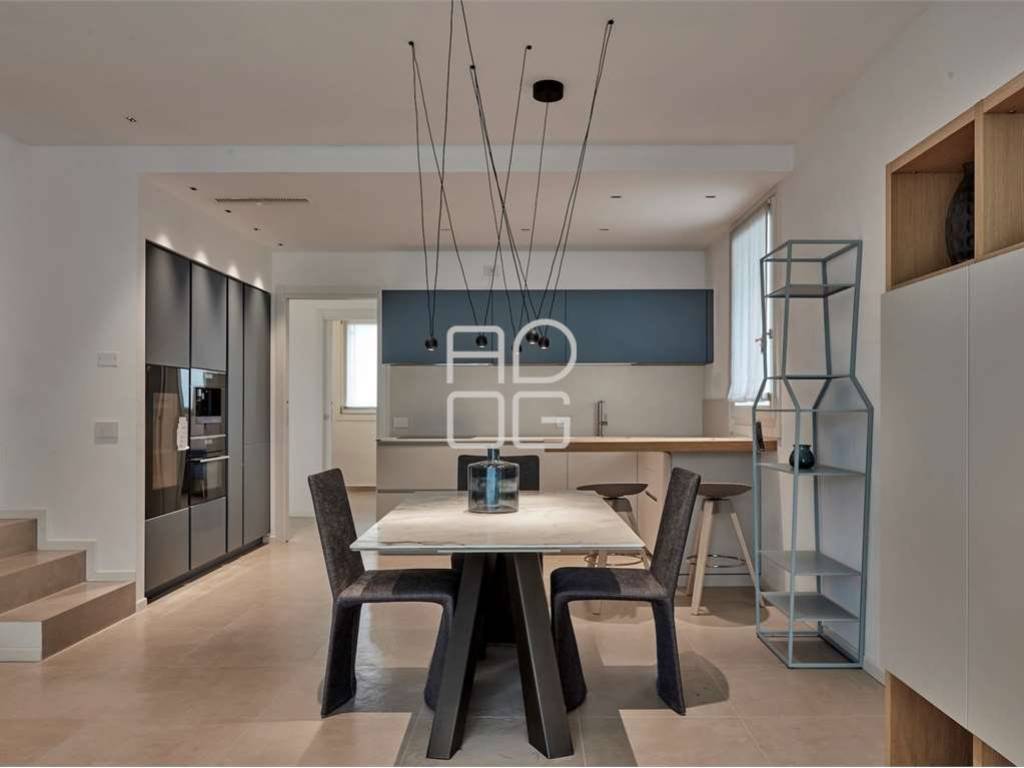 casa indipendente in vendita a Sirmione in zona Chiodi
