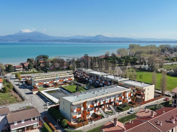 appartamento in vendita a Sirmione in zona Lugana
