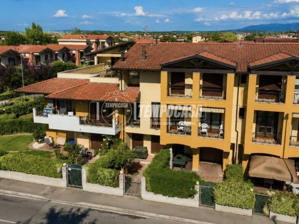 appartamento in vendita a Sirmione in zona Lugana