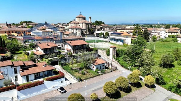 casa indipendente in vendita a Sirmione