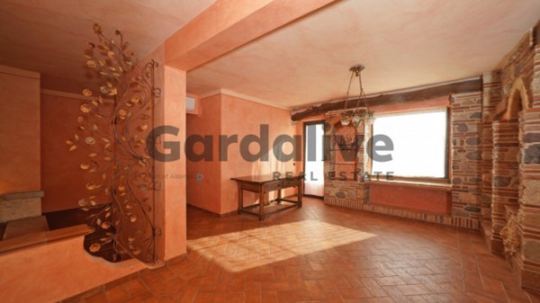appartamento in vendita a Sirmione in zona Colombare