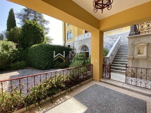 casa indipendente in vendita a Sirmione