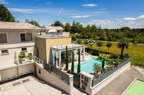 casa indipendente in vendita a Sirmione in zona Lugana