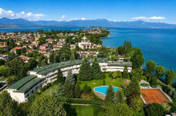appartamento in vendita a Sirmione in zona Colombare