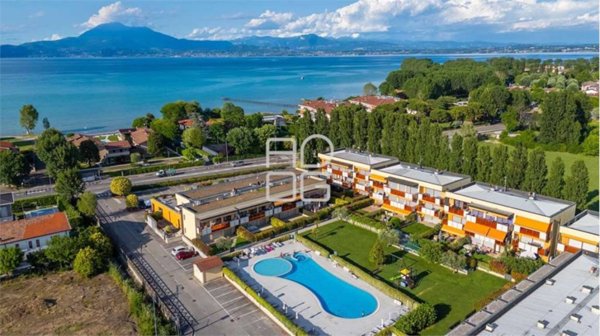 appartamento in vendita a Sirmione in zona Lugana
