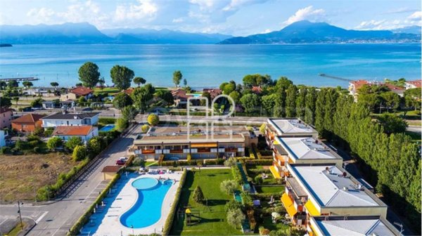 appartamento in vendita a Sirmione in zona Lugana